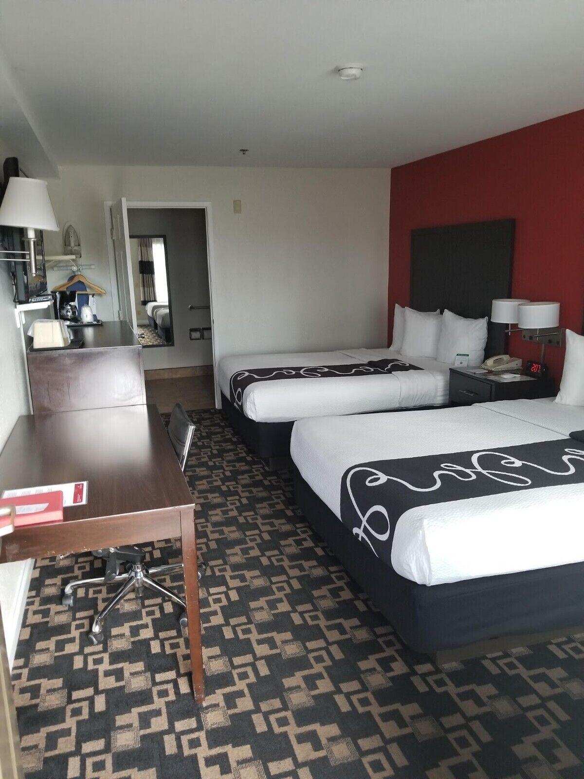 Ramada by Wyndham Oceanside Exterior foto
