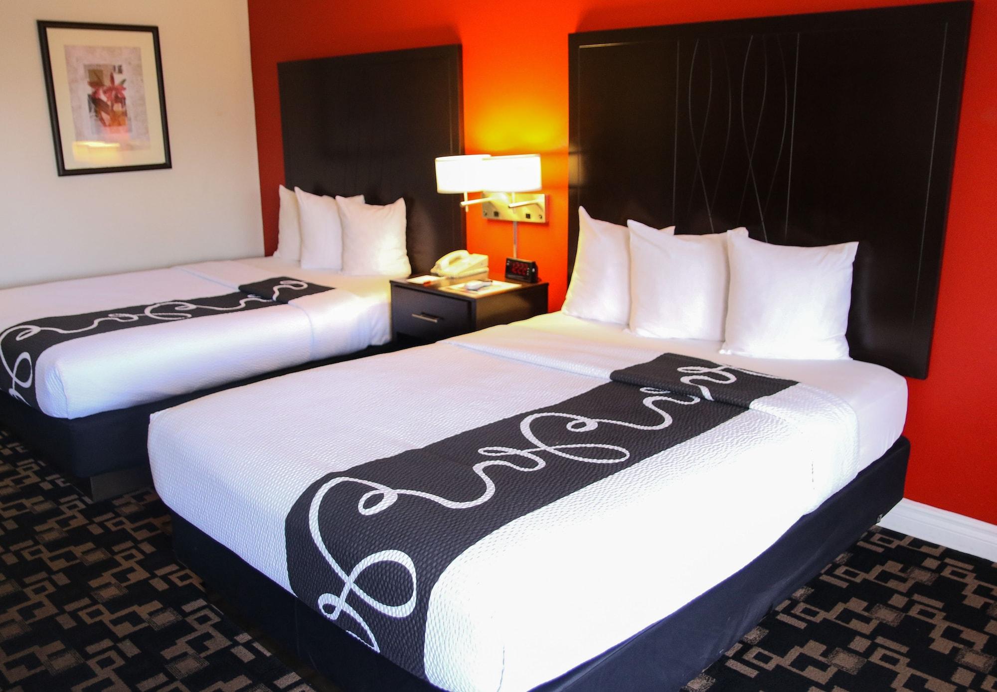 Ramada by Wyndham Oceanside Exterior foto