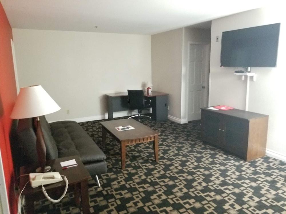 Ramada by Wyndham Oceanside Exterior foto